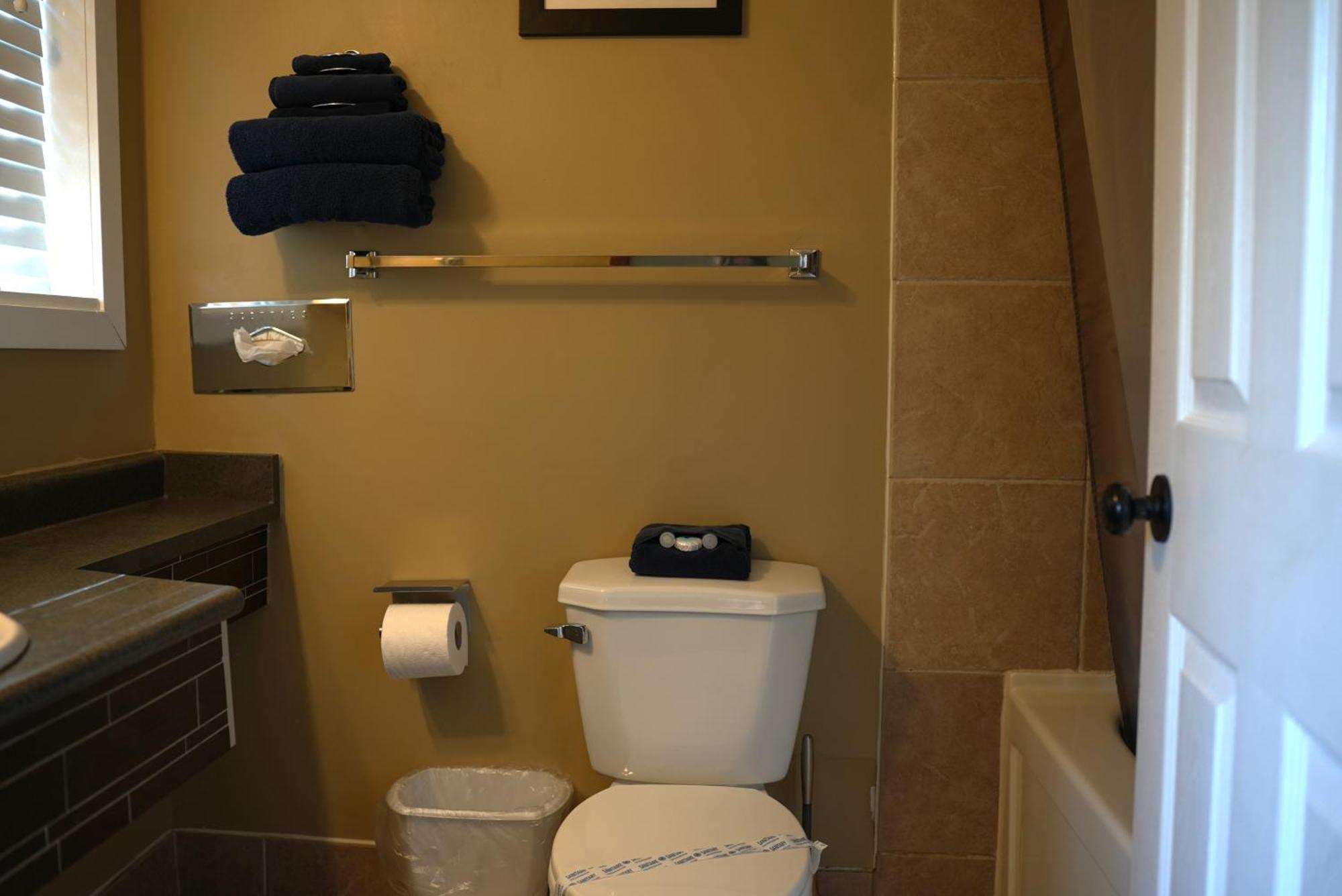 Malahat Bungalows Motel Екстериор снимка