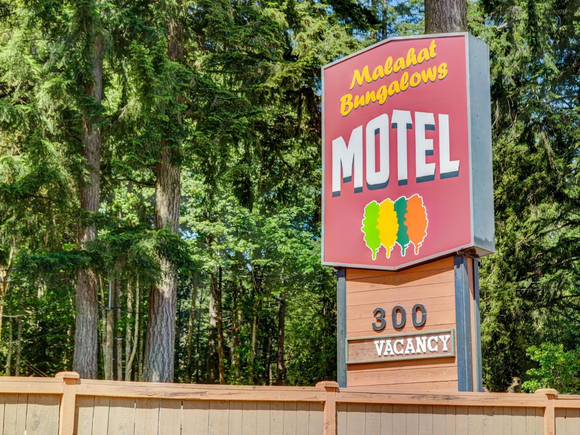 Malahat Bungalows Motel Екстериор снимка